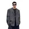 Costumes masculins Black Stripe Splice Blazers Men de la mode coréenne Fashion décontractée veste en vrac masculin