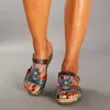 Terlik Kadın Sandalet Topuklu Terlik Etnik Çiçek Sandalları Kadın Yaz Ayakkabıları Sıradan Plaj Ayakkabıları Flip Flop Chaussures Femme Platform J230417