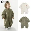 Rompers vinter babykläder 3-24 månader pojke flicka hösten romper jumpsuits koreanska spädbarn onesie kostym barn outfit barn overall 231116