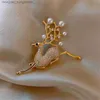 Pins Brooches Rinhoo Luxury ly Christmas Deer Brooches For Women Imitation Pearl Flower Zircon Elk Lel Pins Xmas Animal Badges JewelryL231117