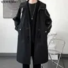 Męskie Trench Płaszcze Versma Korean Harajuku Kpop Punk Rock Trench płaszcz Men Brytyjski styl Hip Hop Classic Oversize Mens Black Trench Coats Windbreaker Q231118