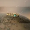 925 Стерлинговая серебряная модная хвостовая кольцо Женщины, покрывающие 14 тыс. Золото, простой дизайн инкрустированный изумруды Свадебные украшения аксессуары