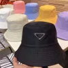 Sombrero del cubo Diseñador para hombre Beanie Cap para mujer Sombreros de ala ancha Casual Carta pura Moda Sandy Beach Sun Caps de alta calidad