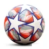 Balls Pro Soccer Ball Officiell storlek 5 Tre lager slitage Rsistant Hållbar mjuk PU -läder Sömlös lag Match Group Training Game DHRO2