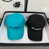 Ball Caps Projektanci czapki męskiej i damskiej Casquette Sports Denim Rised Solid Kolor Setki Kapietki Outdoor Pary Hats