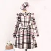 Robes de fille Robe d'automne Enfants Filles 8 11 ans Marron Rose Plaid Béret à manches longues pour des vacances élégantes 231117