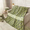 Designer Green Blanket Luxury Brand Flower Letter Fashion Mens Women Travel Bath Towel Soft Winter Warm Fleece Shawl Throw Bedroom Blankets