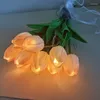 装飾的な花10pcs LEDチューリップブーケ人工ナイトライトフラワーウェディングパーティー装飾ホームインテリアベッドサイド雰囲気