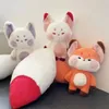 Plush -poppen creatief en schattige doodle vos poppen pluche speelgoed kleine vos met grote staartpop geschenken verjaardag voor meisje kinderkamer decoratie bed kussen 230417