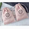 Caixas de jóias 100 sacos de cordão de impressão personalizada bolsas de embalagem de veludo chique casamento favor rosa flanela cosmética 231117