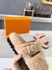 Vrouwenontwerpers schuift dames slippers mode luxe luze lederen rubberen rubberen sandalen sandalen zomer strandschoenen loafers tandwielbodems schuifregelaars met doos+stofzak