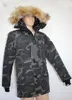 Piumini invernali da uomo Chateau etichetta nera Parka Real Raccoon Collo in pelliccia con cappuccio Cappotto Downs Parka caldo e spesso Rosso Outlet invernale Parka sportivo da esterno