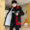 Trench da uomo inverno slim lungo trench da uomo lettera stampa stile cappotto con cappuccio nero hip hop streetwear autunno coreano mens giacca Q231118