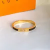 Bracciale rigido in acciaio inossidabile non sbiadito Bracciale rigido da sposa in stile classico Bracciale gioielli di Natale di design Bracciale regalo di amore di compleanno Nuovi gioielli di alta qualità all'ingrosso