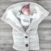 Sacchi a pelo caldo neonato bambino inverno bottone spesso lavorato a maglia sacco a pelo per biancheria da letto coperte swaddle passeggino coprigambe bambino avvolgere 231117