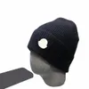 Designer Beanie Winter Hat Monclr Mens Cap italiensk trendig varm hatt 15 färger Klassiska herr mode stretch ull casquette hattar för män j7ds#