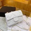 qwertyui879 Bolsos de diseñador Bolsos de lujo de alta calidad Embrague de hombro de cuero negro Moda para mujer Monedero con solapa Moda para mujer bolsos de cadena clásicos