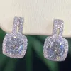 Stud Huitan Moda Color Plata CZ Stud Pendientes para Mujeres Bling AAA Blanco Cubic Zirconia Pendientes Llamativos Joyería 231116