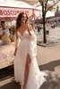 Novo vestido de noiva de praia 2023 Vestidos de noiva boêmios de coração com mangas destacáveis ​​late