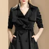 Trenchs pour femmes Tempérament Style Déesse Coupe-vent Fermé Acide Acétique Satin Longueur Moyenne Noir Nouveau Bouton Double Rangée Beau et Capable Manteau