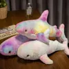 Poupées en peluche 45 60 cm mignon coloré requin jouet doux en peluche animal lecture oreiller pour cadeaux d'anniversaire coussin poupée cadeau enfants 231116