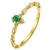 925 Sterling Srebrny Ogon Fashion Pierścień Kobiety Splatanie 14K złota Proste projekt Inkrustowane szmaragdowie Akcesoria biżuterii ślub