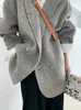 女性のウールブレンド冬の灰色のカシミアコートの暖かさと肥厚ストリートスタイル韓国ファッションポロカラースーツ231116