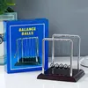 Dekorativa föremål Figurer Modern Perpetual Motion Machine Tons pendel Model Ton Cradle Balance Ball Decor Intressant Office Tabletop Home Decor 231117