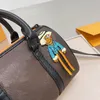 SAMLL CROSSBODY Bag damkuddväska mjuk resväska svart matt läder handväska medeltida tryck handväska hög kvalitet broderi 2023