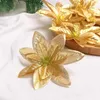 Flores decorativas 10 Unids 14 cm Árbol de Navidad Franela Artificial Poinsettia Decoración Brillo Ornamento Regalo de Navidad DIY Artesanía Favores de boda