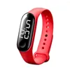 Zegarek na rękę 50m Wodoodporne mężczyzn Women Digital Watch LED Sport Glass Dial Silikon na rękę RELOJ DEPORIVO MASCULINO