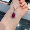 Catene Moda di alta qualità Collana in argento S925 Ciondolo a forma di goccia rosso adatto per regali di coppia