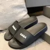 Designer skor kvinna man bb tofflor sandaler glider mode glid trippel svart vit gul rosa bule röd grön grå toffel mode män kvinnor utomhus sandal 36-45