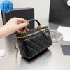 Designers Classic Quilted Mini Box Crossbody Bags Totes mode Justerbar axelband Bag Luxury Designer 7A Kvalitet äkta läder kosmetisk vani