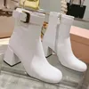 Botas de moda botas de designer mulheres couro envernizado salto bloco tornozelo botas curtas botas de salto gatinho preto branco robusto botas de salto gatinho sapatos confortáveis