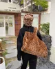 Sacos de noite Luxo Faux Fur Grande Capacidade Tote Wome Sacos de Ombro Macio Fluffy Plush Lady Bolsas Grande Shopper Bolsas Quentes Inverno Sac 231117