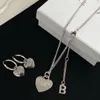 Moda Classics Lovers Colares Chain Bracelet Heart B Letter Pingente Pingente Designer Brincos de Colar Menino