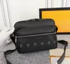 Erkek omuz çantası stilleri Çeşitli boyutlarda çanta lüksler tasarımcılar çanta pochette çok cepler moda haberci çanta çantası crossbody baghandbags erkek deri çanta