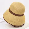 Breda randen hattar Ankomst Lady Sun Hat Kvinnliga resor Stora brimta halm Solskyddsmedel Beach Cap Folded Birthday Present B-7022