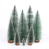 Decoraciones navideñas Simated Cedar Mini Árbol de Navidad Pino Aguja Copo de nieve Decoración de escritorio para el hogar Adornos de alféizar Drop Delive DHQSU