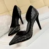 Klänningskor Wonen Pumpar Fashion Office Sequined Tyg Point Toe Thin Heels 9.5cm 2023 Delikat Sweet Wedding High Heel Shoe