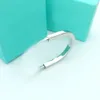 Bracelet de luxe en titane pour hommes et femmes, accessoires de bijoux à la mode, cadeaux de fête de mariage