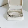 Nuevo Amor Brazalete de Boda Diseñador Regalos de Navidad Brazalete Chapado en Plata Diseño de Joyería de Moda para Mujeres Brazalete de Amor Romántico Joyería de Acero Inoxidable Al Por Mayor