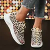 Scarpe eleganti Moda Leopard lavorate a maglia Sneakers Donna Autunno 2023 Comodo slip on Fondo morbido Scarpe casual Donna Platform Flats Sneakers 43 T231117