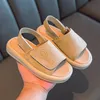 Сандалии летние детские сандалии спортивные унисекс -отдыха Light Kids Beach Sliders Light Open Toe 2231 Малыш Модные мальчики обувь 230417