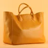 イブニングバッグ2023女性特大のトートバッグ本物の革のハンドバッグと財布牛皮茶色の大きな買い物客の女性旅行ハンドバッグ