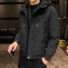 Piumino da uomo 2023 Giacca invernale da uomo casual coreana Giacca corta imbottita in cotone con cappuccio Giacche ispessita Parka caldo Cappotto Uomo Casaco Masculino QQ077