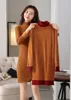 Lässige Kleider Winter Puls Samt Dickes Strickkleid Pullover Pullover Lange Abschnitte Halbhoher Kragen Hemd Mode Damen