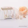 Colares pendentes clássicos de titânio aço pingente de borboleta com colares de diamantes 18k Cluve de cor de cortes de luta Brincos de colar jóias de designer