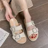 American Pearl Buckle Slippers Women's Summer Wear New Ins Fashionable Black Slippers Thick Bottom Toe som täcker kvinnors skor